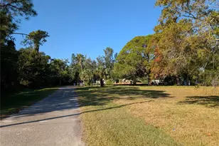 1331 Mentone Dr NE, Saint Petersburg, FL 33702 - Photo 6