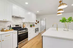 869 Deville Dr E, Largo, FL 33771 - Photo 14