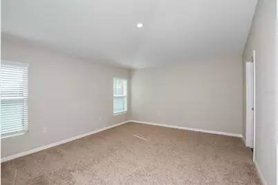 36876 Sagemoor Drive, Zephyrhills, FL 33541 - Photo 10