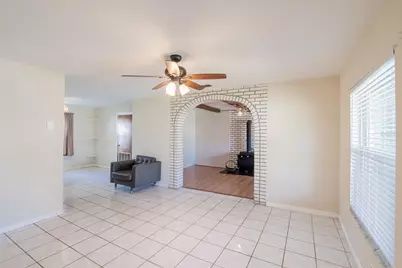 806 Papaya Drive, Tampa, FL 33619 - Photo 4