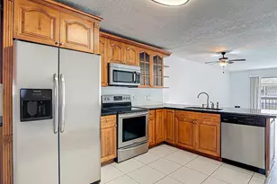 6344 Newtown Cir, Tampa, FL 33615 - Photo 6