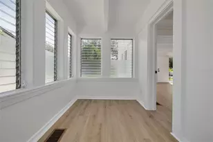 925 16th Ave N, Saint Petersburg, FL 33704 - Photo 8