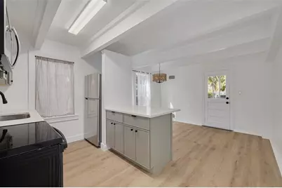 925 16th Avenue N, Saint Petersburg, FL 33704 - Photo 12