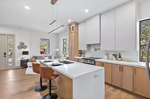 2320 W North B St, Tampa, FL 33609 - Photo 8