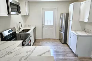 2911 26th St N, Saint Petersburg, FL 33713 - Photo 8