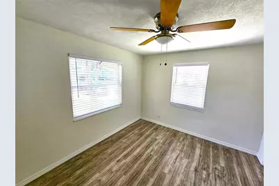 2911 26th Street N, Saint Petersburg, FL 33713 - Photo 14