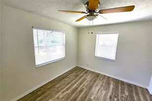 2911 26th St N, Saint Petersburg, FL 33713 - Photo 14