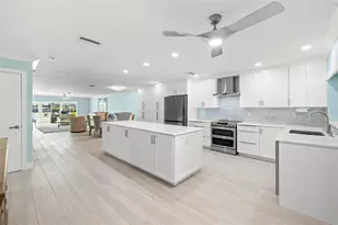 328 Boca Ciega Point Blvd S, Saint Petersburg, FL 33708 - Photo 16