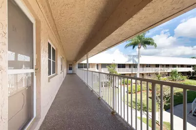 10032 65th Avenue N #24, Saint Petersburg, FL 33708 - Photo 4