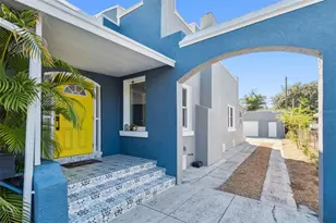 1120 17th Ave N, Saint Petersburg, FL 33704 - Photo 2
