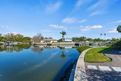 5173 Horseshoe Place, Saint Petersburg, FL 33703 - Photo 2