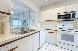 7932 Sailboat Key Blvd S, South Pasadena, FL 33707 - Photo 10