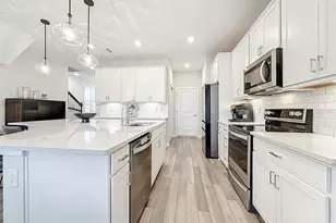 373 Sandbar Ave NE, Saint Petersburg, FL 33716 - Photo 10