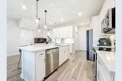 373 Sandbar Avenue NE, Saint Petersburg, FL 33716 - Photo 12