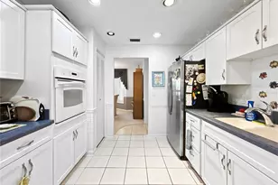 703 Ojai Ave, Sun City Center, FL 33573 - Photo 4