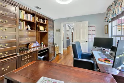 7201 Hodgewood Ct Court, Tampa, FL 33614 - Photo 8