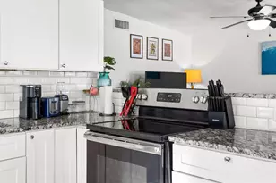 1018 55th Ave N, Saint Petersburg, FL 33703 - Photo 10