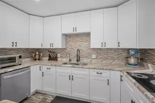 557 77th Ave, Saint Pete Beach, FL 33706 - Photo 2