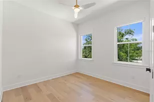 921 12th St N, Saint Petersburg, FL 33705 - Photo 20