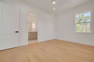 921 12th St N, Saint Petersburg, FL 33705 - Photo 34