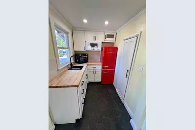 622 Earle Avenue N, Saint Petersburg, FL 33705 - Photo 2