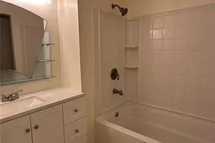 5005 Leon Dr, Palmetto, FL 34221 - Photo 8