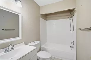 16545 Lake Brigadoon Cir, Tampa, FL 33618 - Photo 20