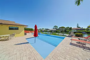 914 Chipaway Dr, Apollo Beach, FL 33572 - Photo 1