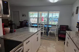 650 Pinellas Point Dr S, Saint Petersburg, FL 33705 - Photo 4