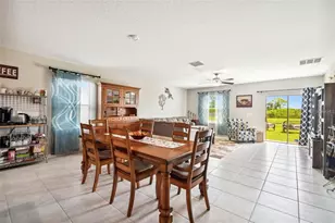 7021 King Crk Dr, Sun City Center, FL 33573 - Photo 10