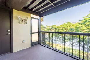 735 S Village Dr N, Saint Petersburg, FL 33716 - Photo 14