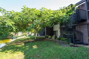 735 S Village Dr N, Saint Petersburg, FL 33716 - Photo 32