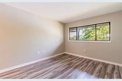 735 S Village Drive N #206, Saint Petersburg, FL 33716 - Photo 20