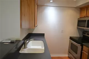 718 Lyndhurst St, Dunedin, FL 34698 - Photo 4