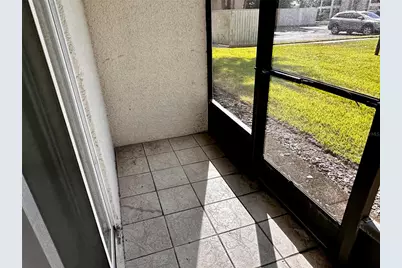 122 N Kings Avenue #101, Brandon, FL 33510 - Photo 8