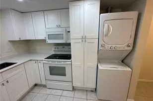 122 N Kings Ave, Brandon, FL 33510 - Photo 4