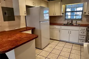 122 N Kings Ave, Brandon, FL 33510 - Photo 12