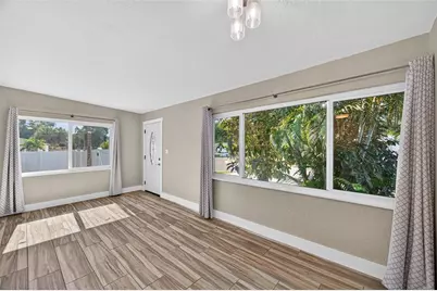 2470 47th Street S, Saint Petersburg, FL 33711 - Photo 8