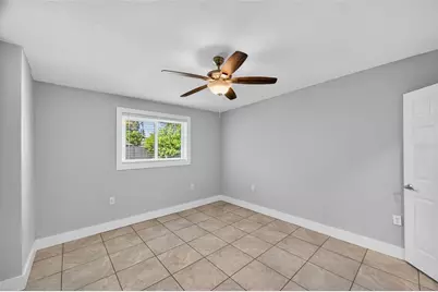 2470 47th Street S, Saint Petersburg, FL 33711 - Photo 18