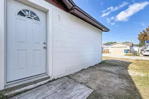 9214 Roundwood Ct, Tampa, FL 33615 - Photo 36