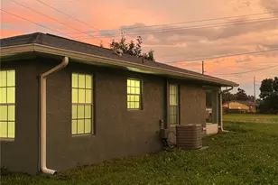 37209 Lock St, Dade City, FL 33523 - Photo 2