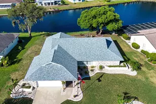 2016 E View Dr, Sun City Center, FL 33573 - Photo 4