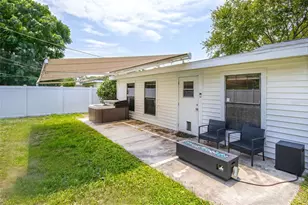 1725 Bradshaw Ln N, Saint Petersburg, FL 33710 - Photo 26