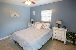 1725 Bradshaw Ln N, Saint Petersburg, FL 33710 - Photo 20