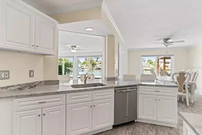 11240 7th Street E, Treasure Island, FL 33706 - Photo 16