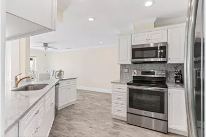 11240 7th Street E, Treasure Island, FL 33706 - Photo 12