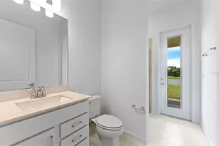 37392 Gunnison Dr, Zephyrhills, FL 33540 - Photo 12