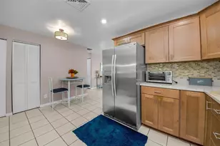 8037 Powderhorn Cir, Largo, FL 33773 - Photo 10