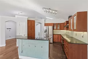 10211 Oasis Palm Dr, Tampa, FL 33615 - Photo 12