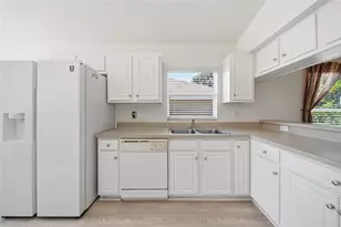 1754 Turtle Rock Dr, Lakeland, FL 33803 - Photo 4